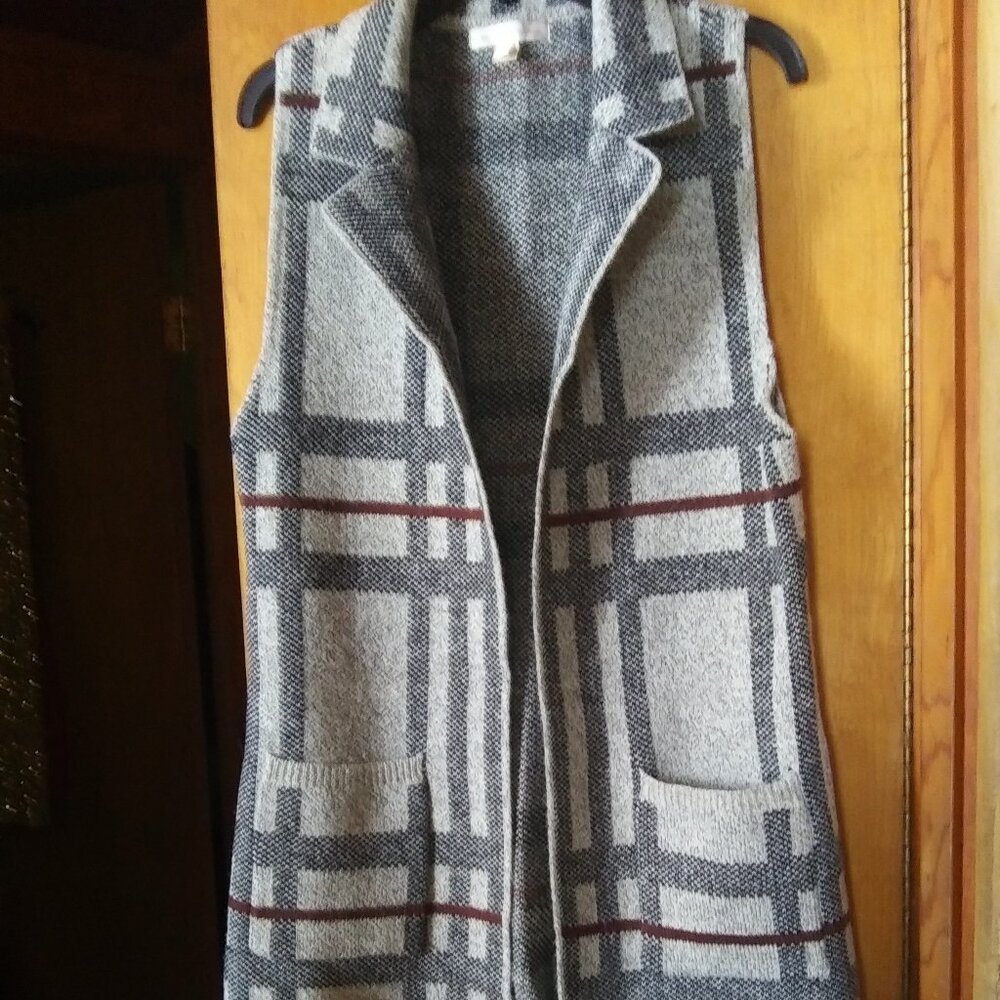 Sweater vest